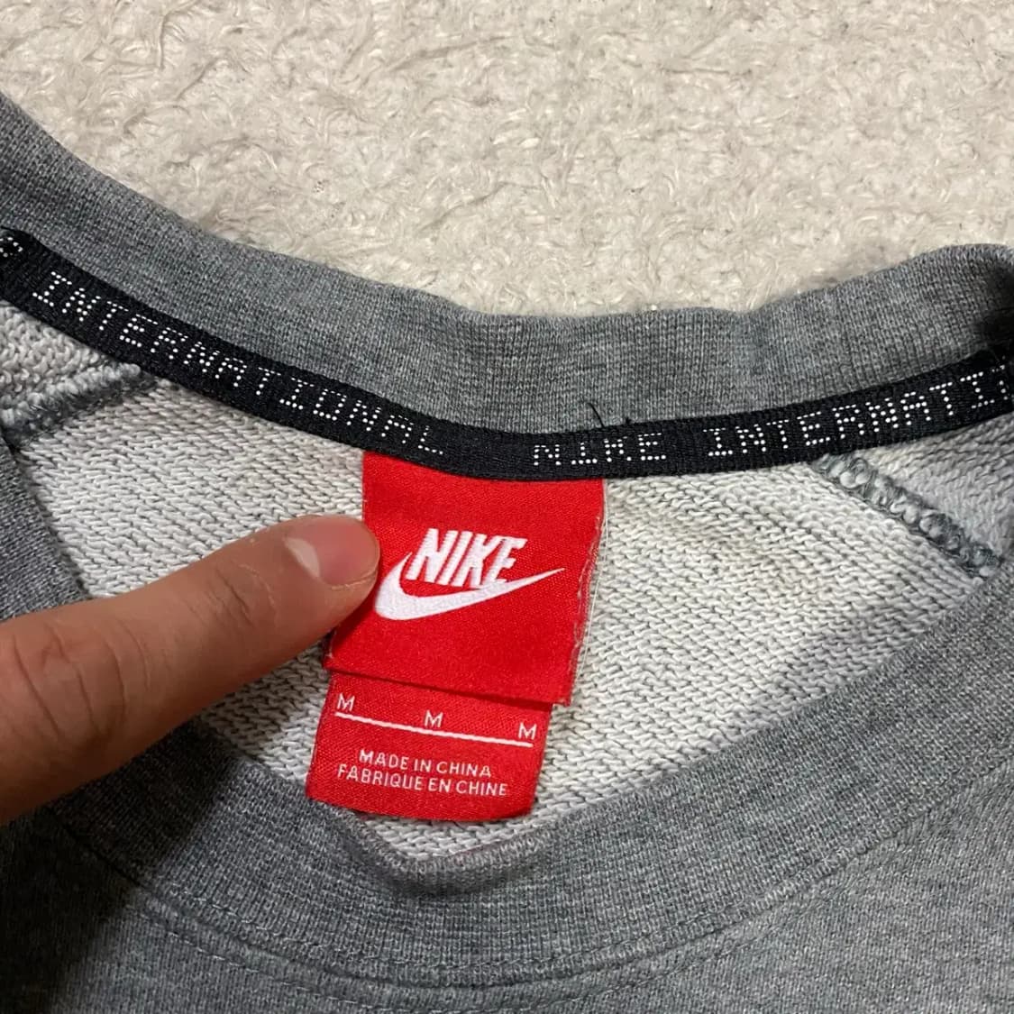 나이키 인터내셔널 맨투맨 그레이 m 95 상품이미지3