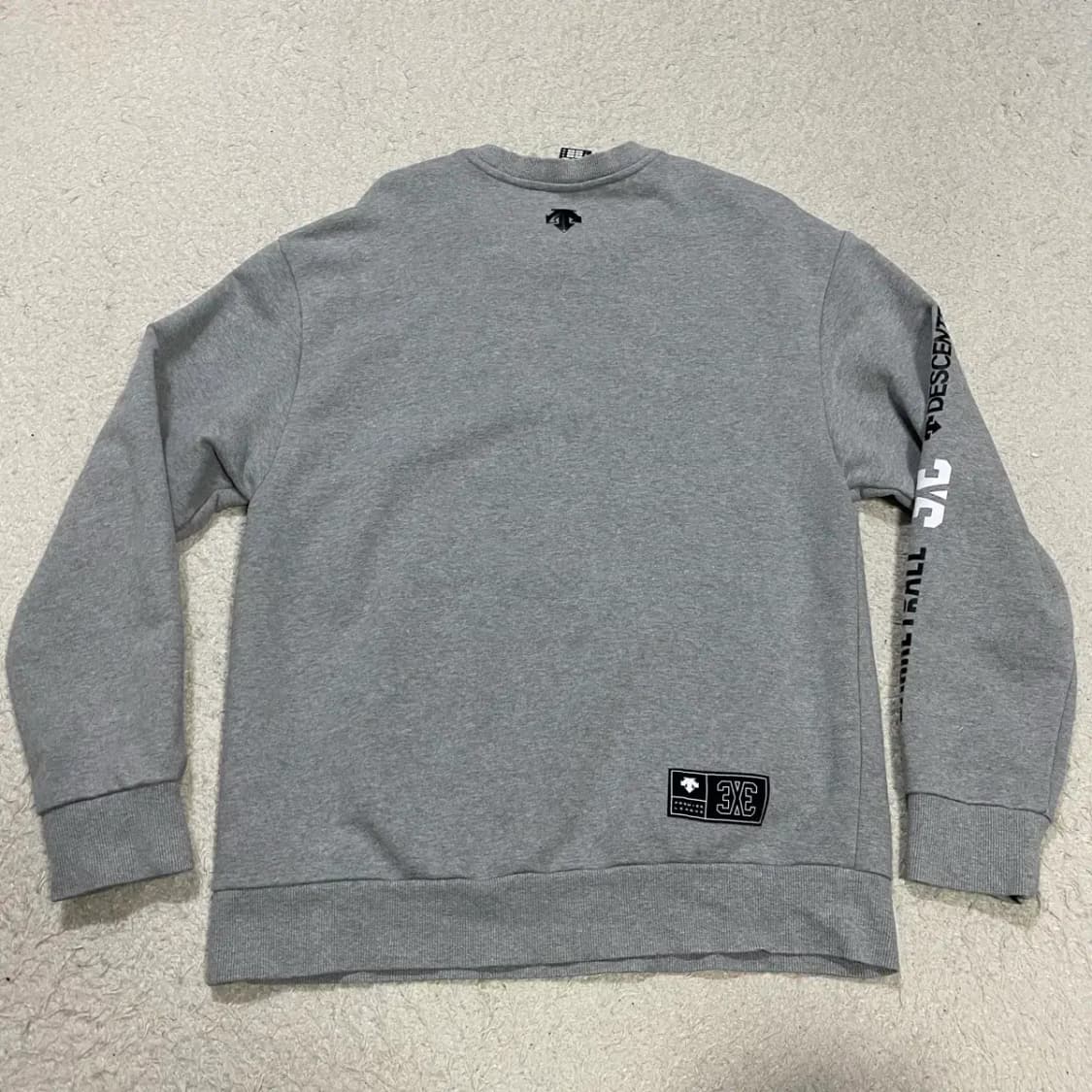 데상트 맨투맨 그레이 L 100 상품이미지6