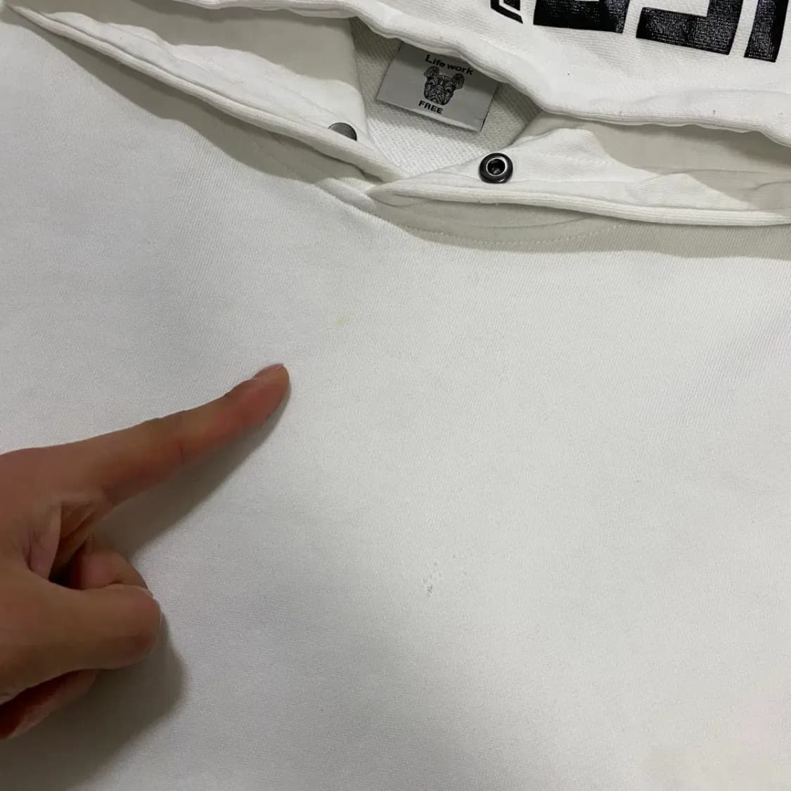 라이프워크 화이트 후드티 강아지 패치 상품이미지3