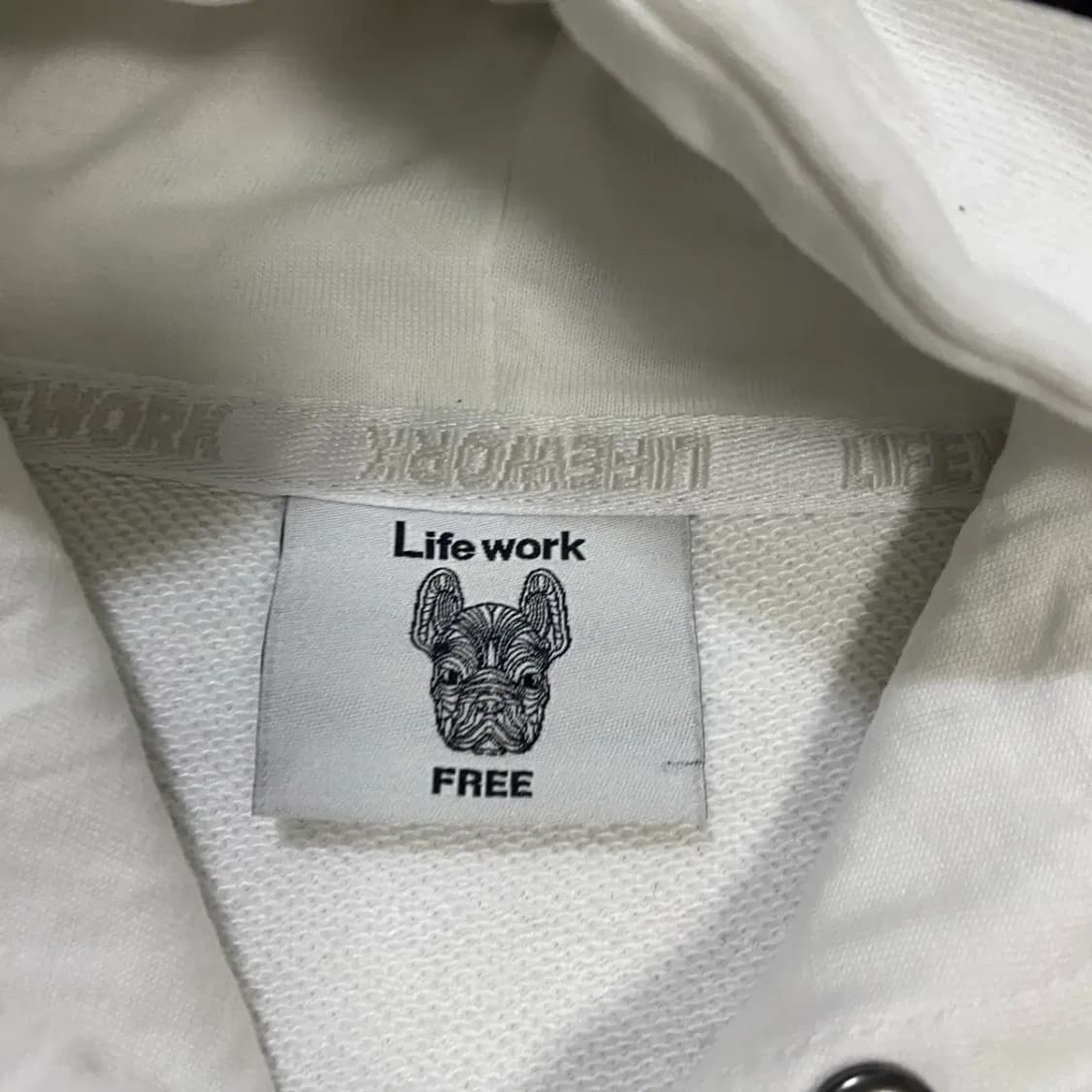 라이프워크 화이트 후드티 강아지 패치 상품이미지5