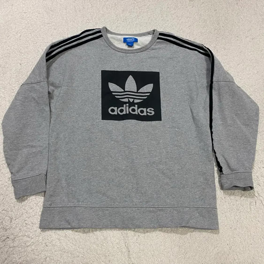 아디다스 트레포일 삼선 맨투맨 회색 100 상품이미지1