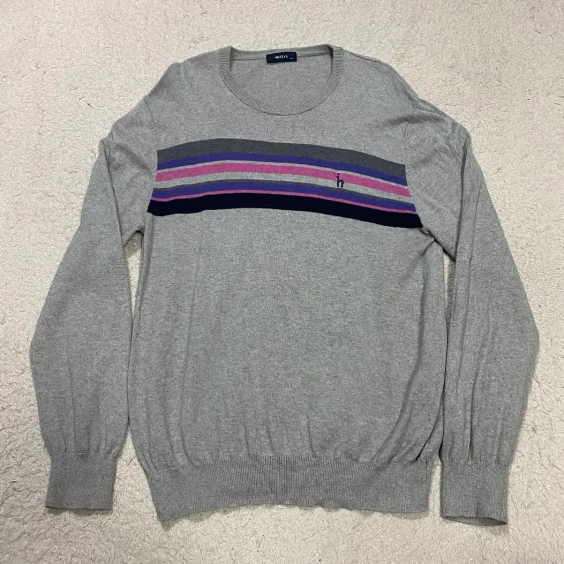 헤지스 그레이 스트라이프 니트 상품이미지1