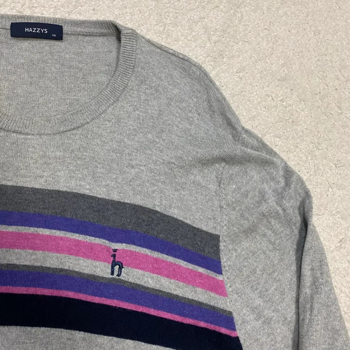 헤지스 그레이 스트라이프 니트 상품이미지2