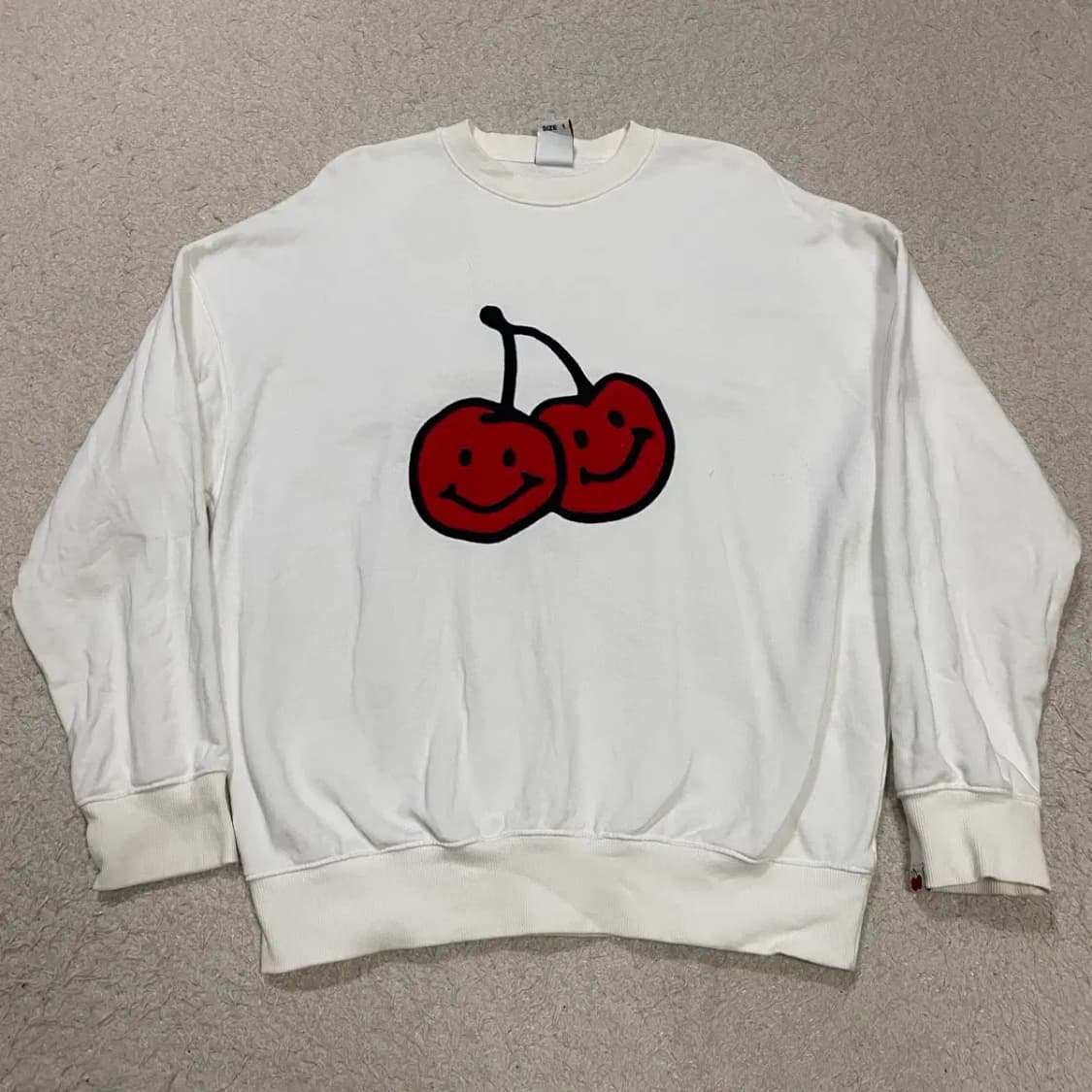 키르시 맨투맨 화이트 1 상품이미지1