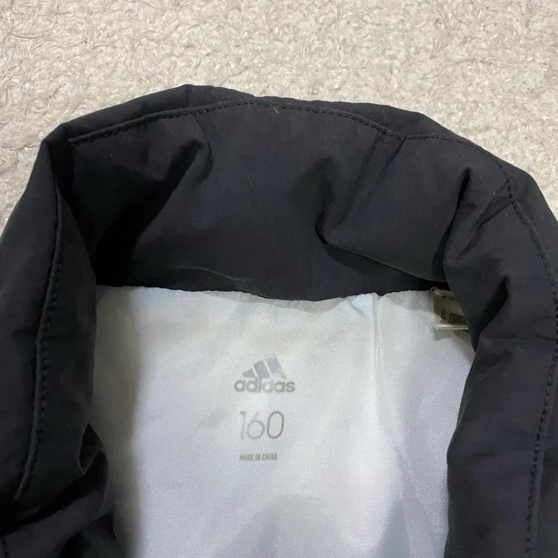 아디다스 블랙 패딩 조끼 상품이미지3