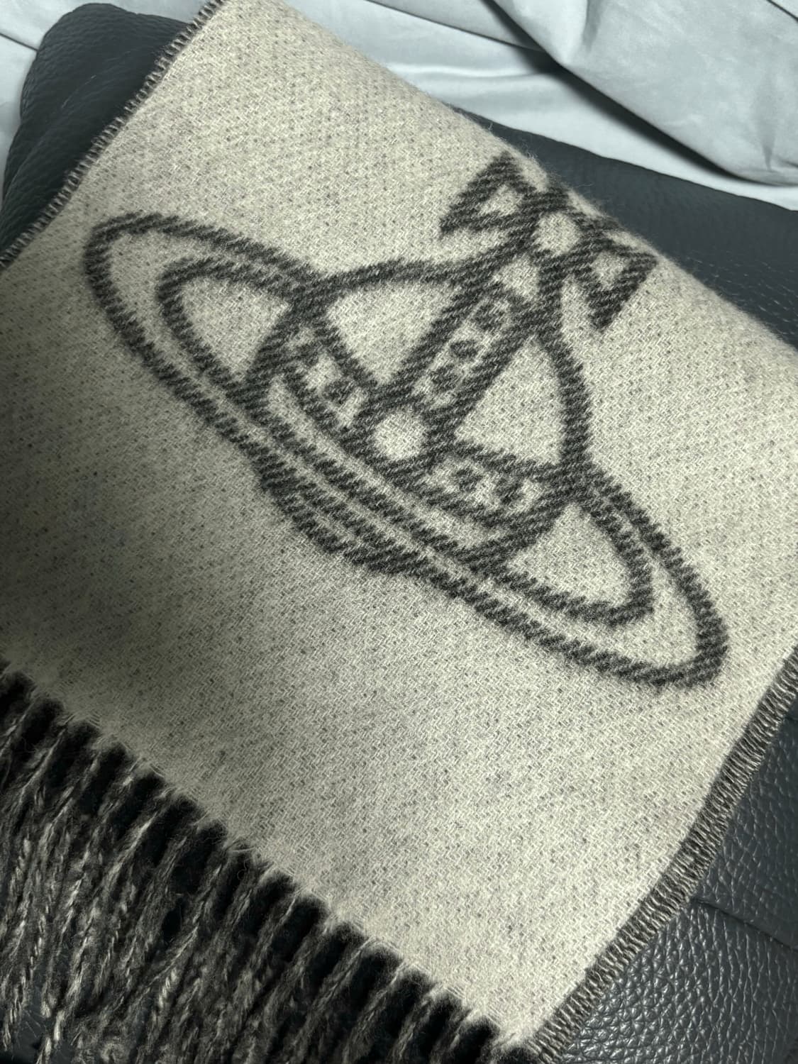 비비안웨스트우드 더블 로고 머플러 상품이미지2