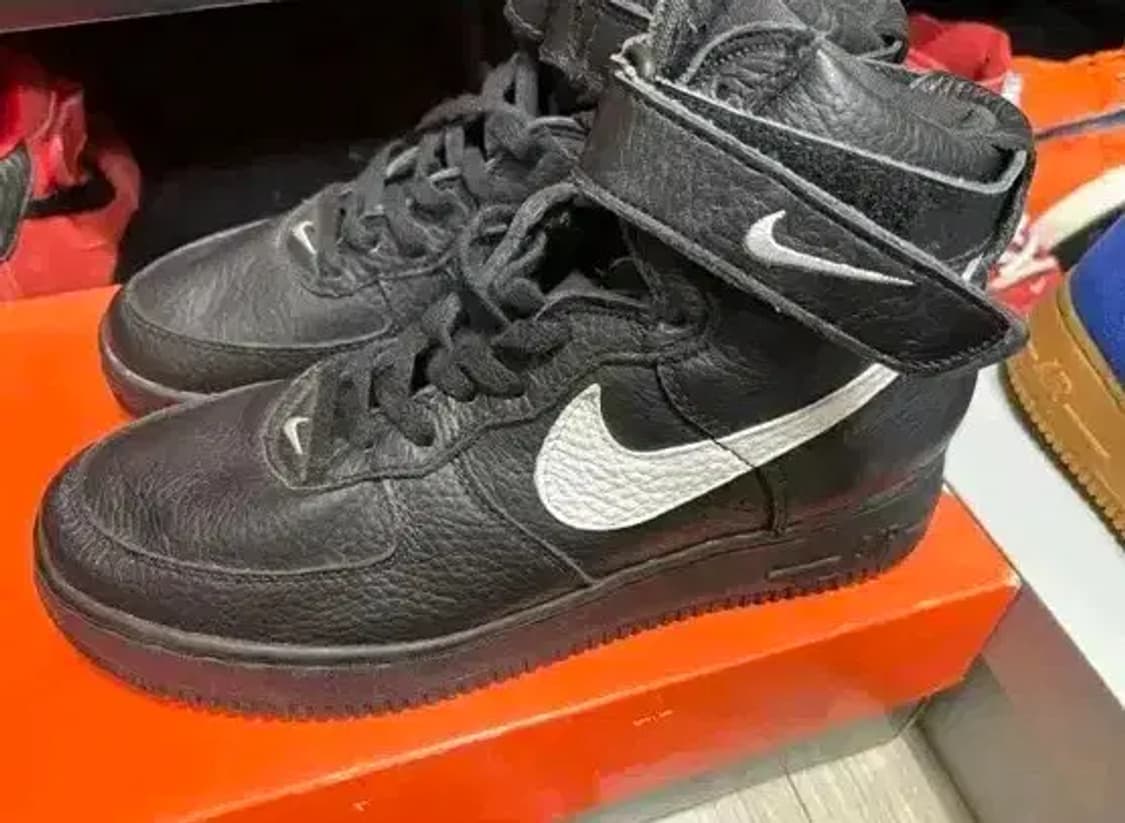 나이키 에어 포스 1 하이 NYC 상품이미지1