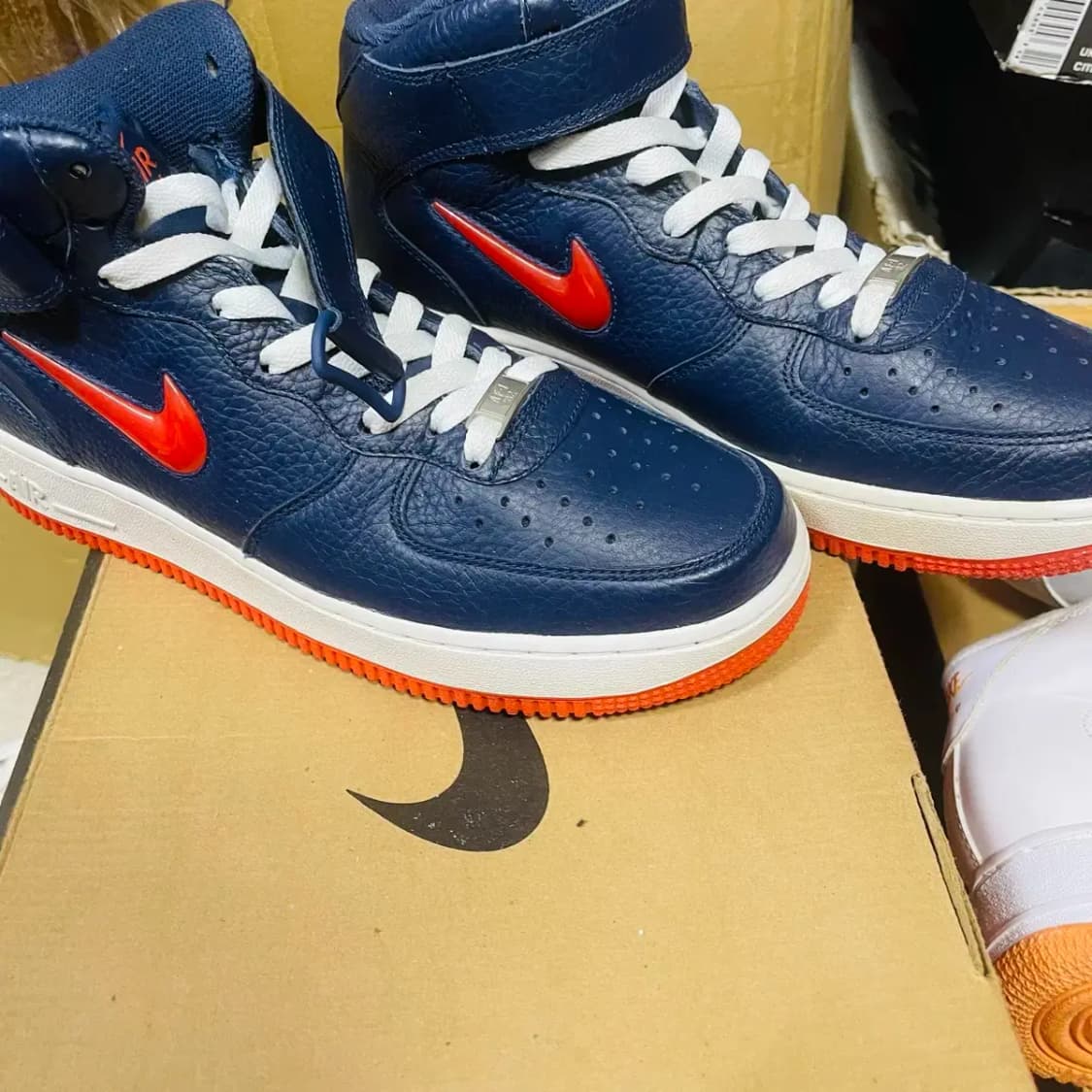 나이키 에어포스1 미드 NYC 상품이미지2