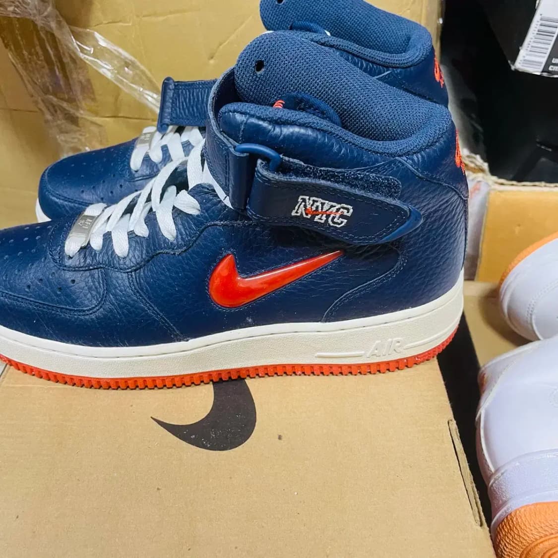 나이키 에어포스1 미드 NYC 상품이미지7