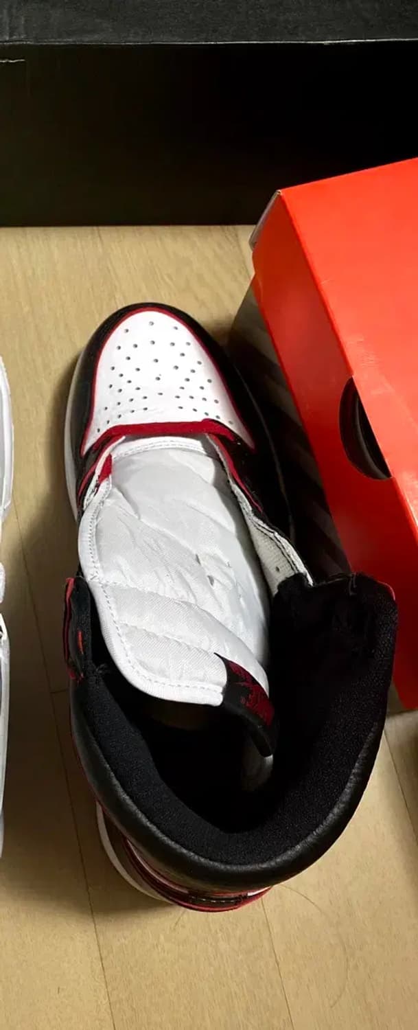 나이키 에어조던 1 블러드라인 상품이미지5