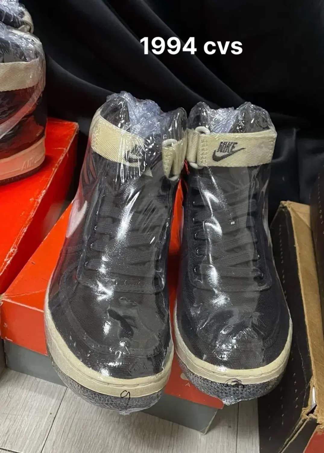 나이키 에어 포스1  cvs  93,94 검은 검흰 상품이미지5