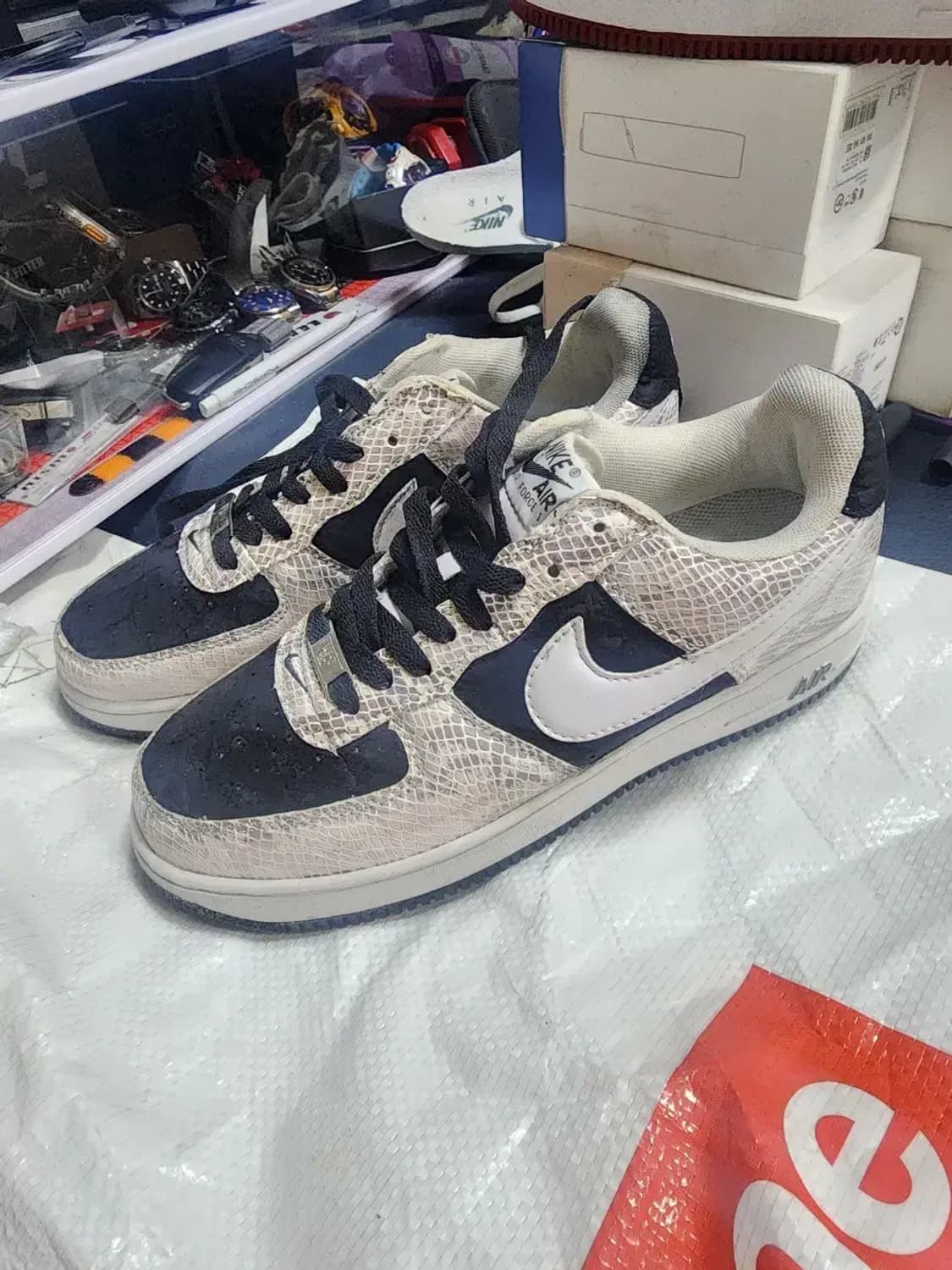 나이키 에어포스 뱀피4 오사카 한정판 상품이미지5