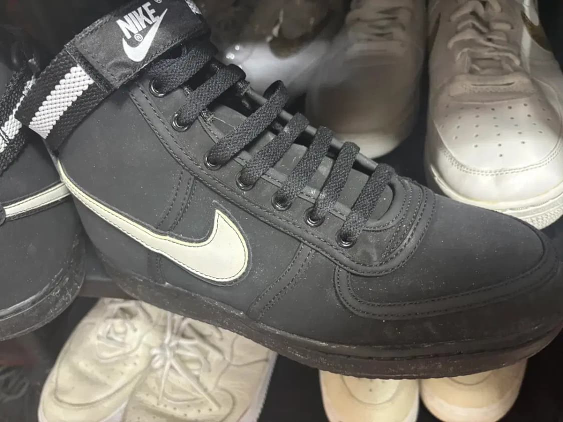 나이키 반달 검흰스웨이드 상품이미지1