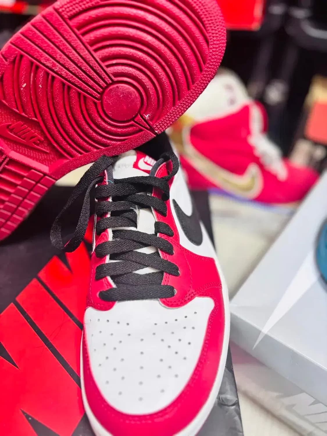 나이키 에어 조던 1 시카고 로우 상품이미지3