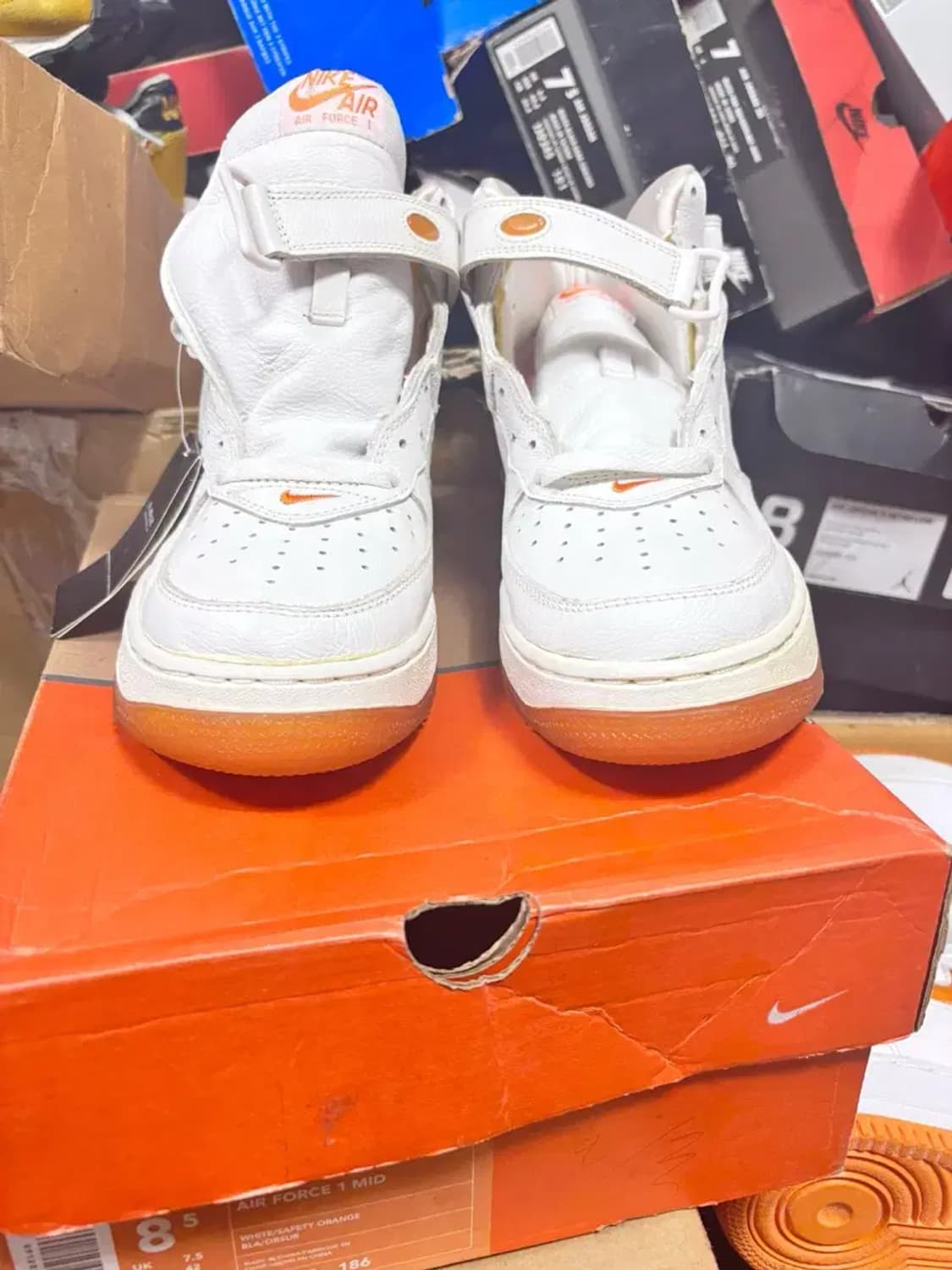 나이키 에어 포스 1 미드 오렌지뽈록이 직거래 가능 상품이미지2