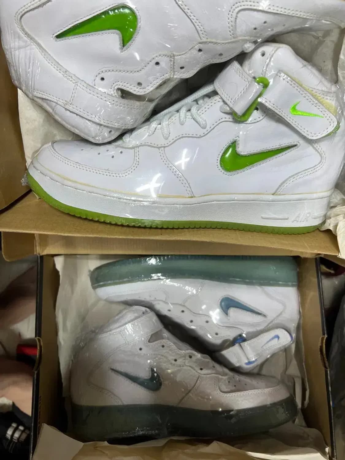 나이키 에어포스1  미드 cl 연두 뽈록이 신품 상품이미지1