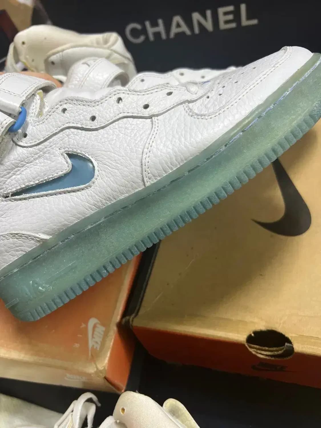 나이키 에어포스1 하늘완창 신품 노변색 특 상품이미지9