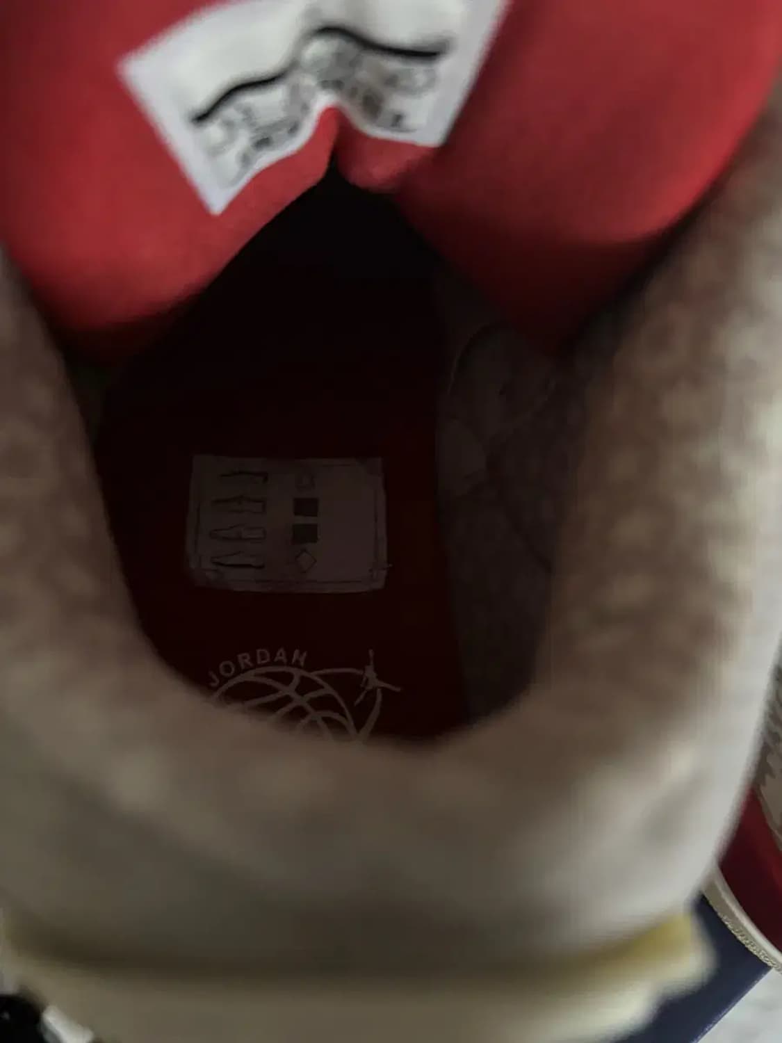 나이키 에어조던 3 레트로 체리티게임 인터네셔널 2018 상품이미지4