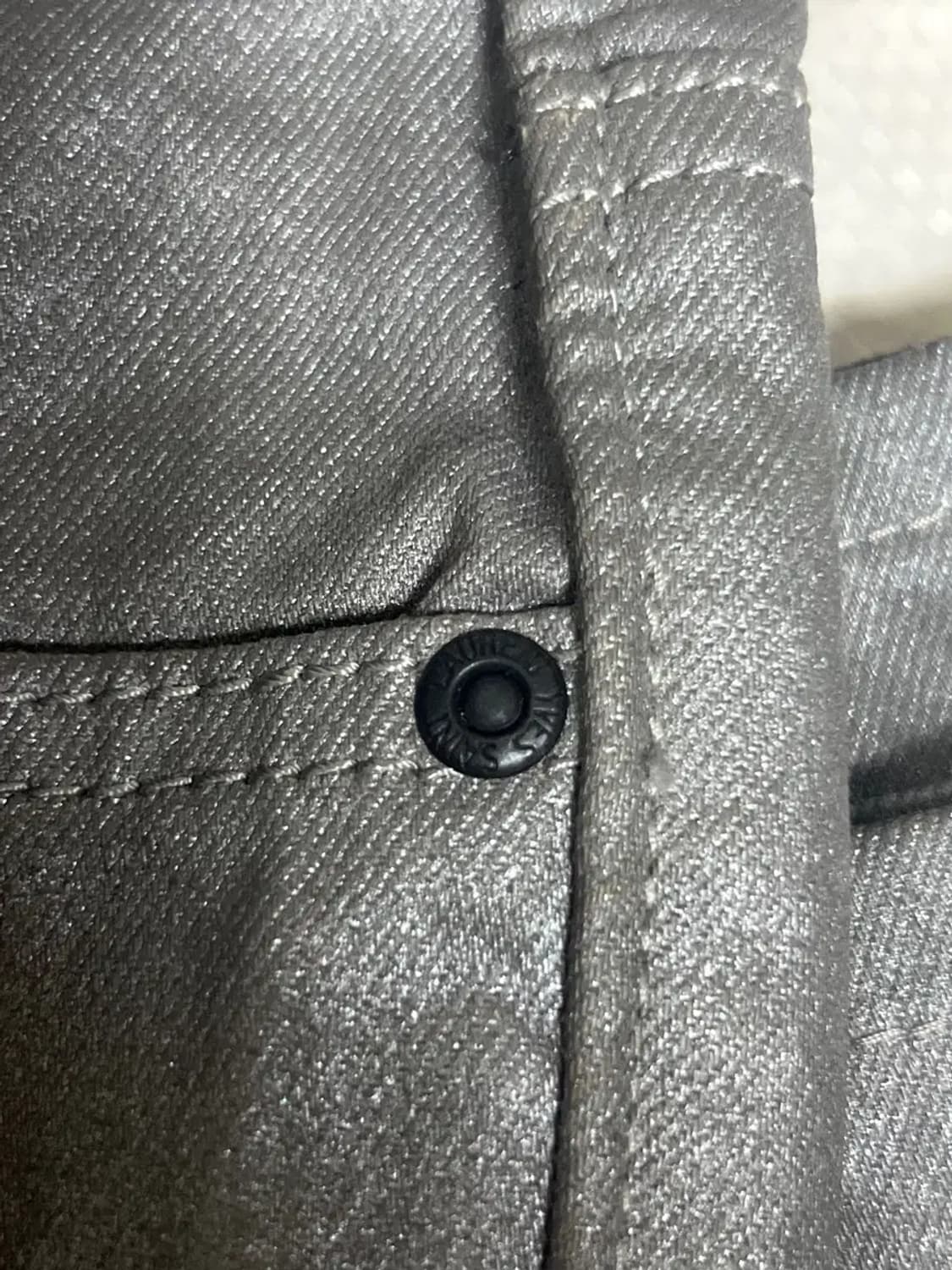 입생로랑  코팅진 스트레이트 핏 상품이미지4