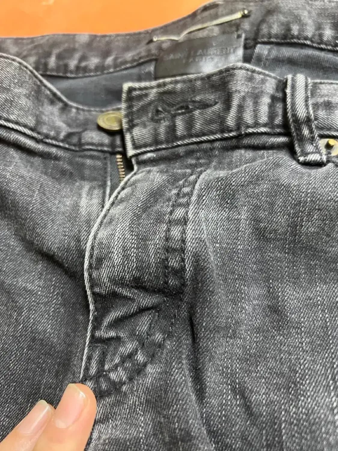 생로랑 블랙 무릎디스진 상품이미지1