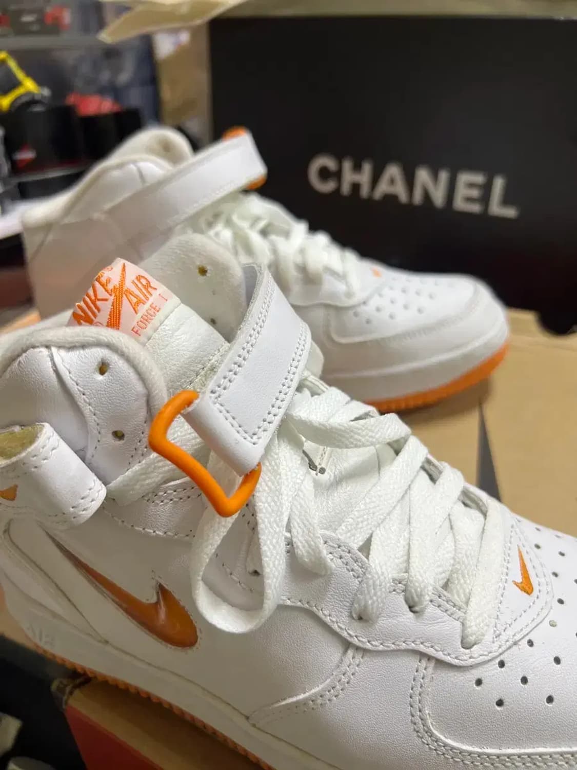 나이키 에어포스1 흰/주 뽈록이 265 신품 상품이미지5