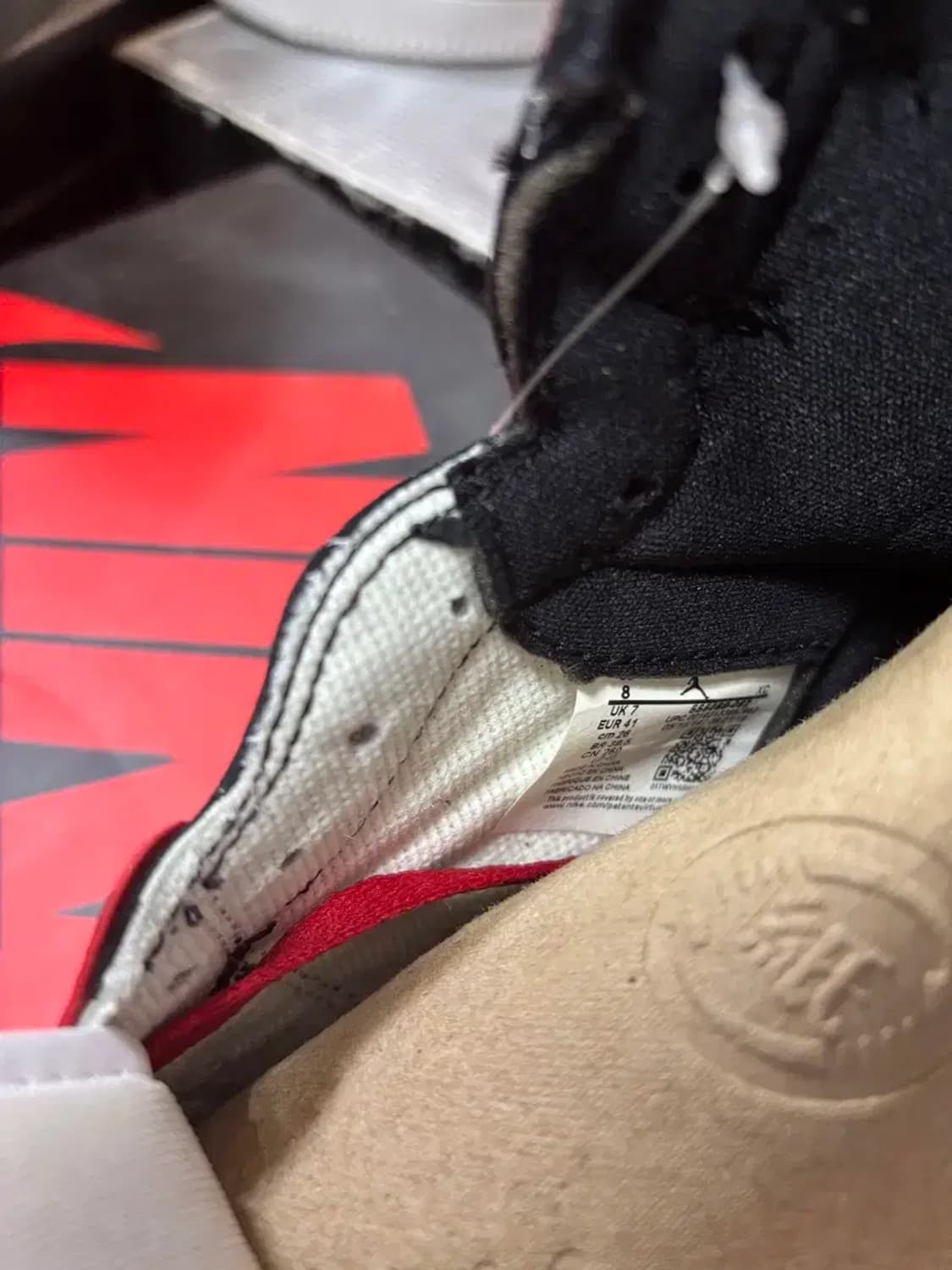 나이키 에어조던 1 블러드라인 상품이미지3