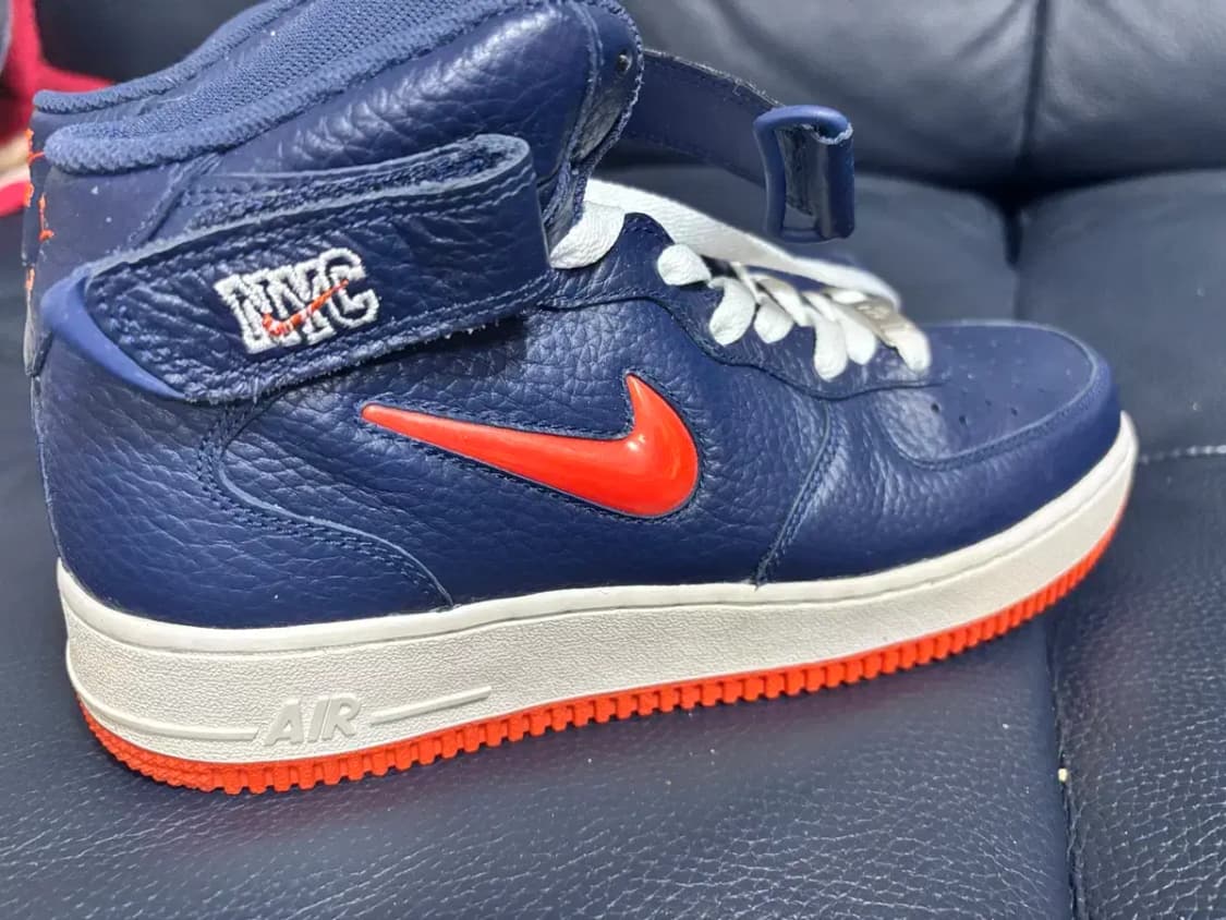 나이키 에어 포스1 nyc 미드 260 상품이미지1