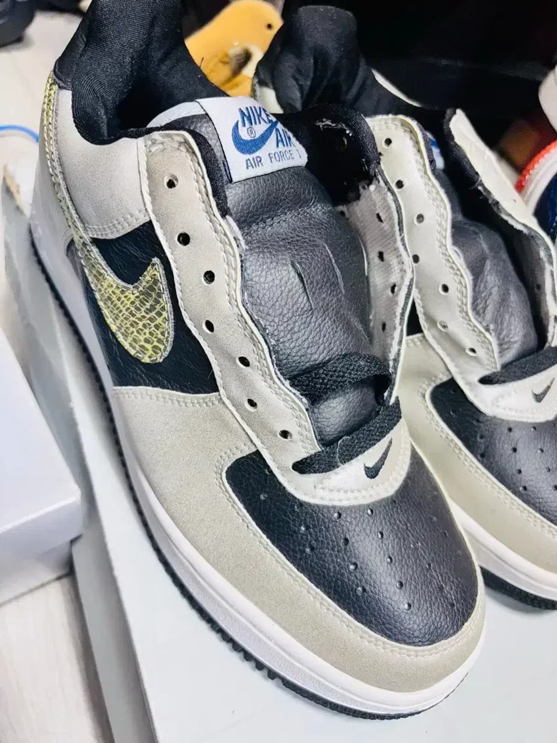 나이키 에어 포스1 실버스네이크 255 상품이미지4