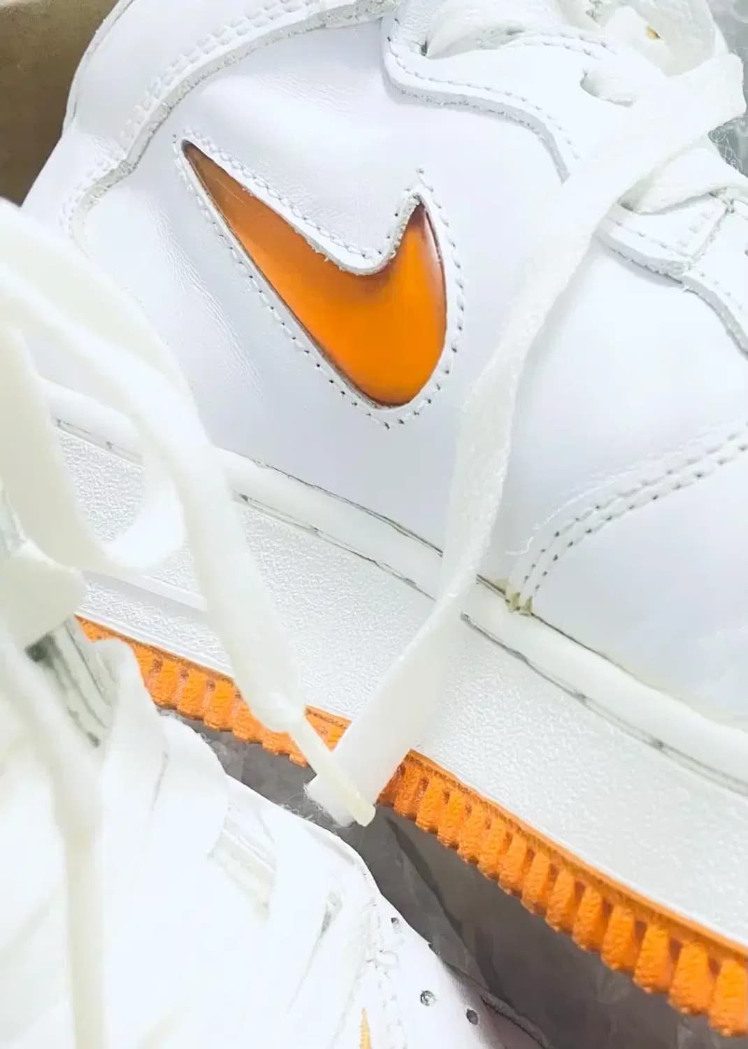 나이키 에어포스 1 미드 뽈록이 96년 흰/주 신품 상품이미지4