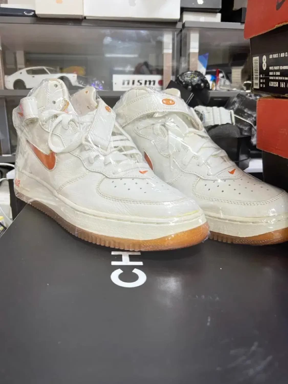 나이키 에어 포스 1 미드 오렌지뽈록이 직거래 가능 상품이미지1