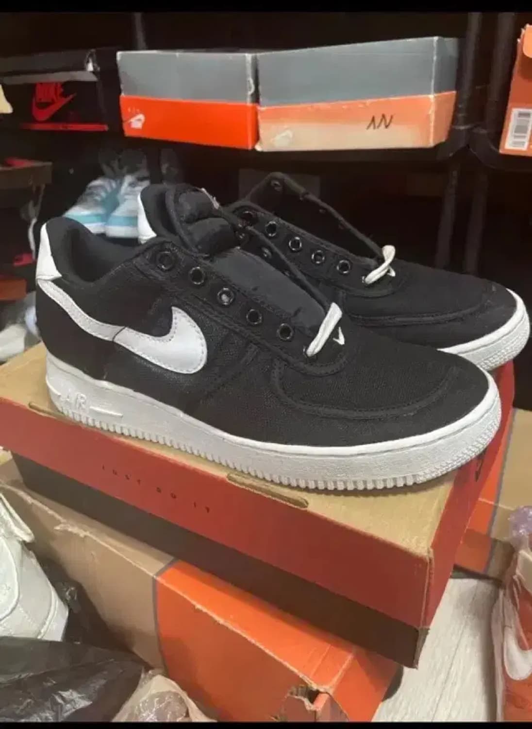 나이키 에어포스 1 로우 cvs 검/흰 상품이미지1