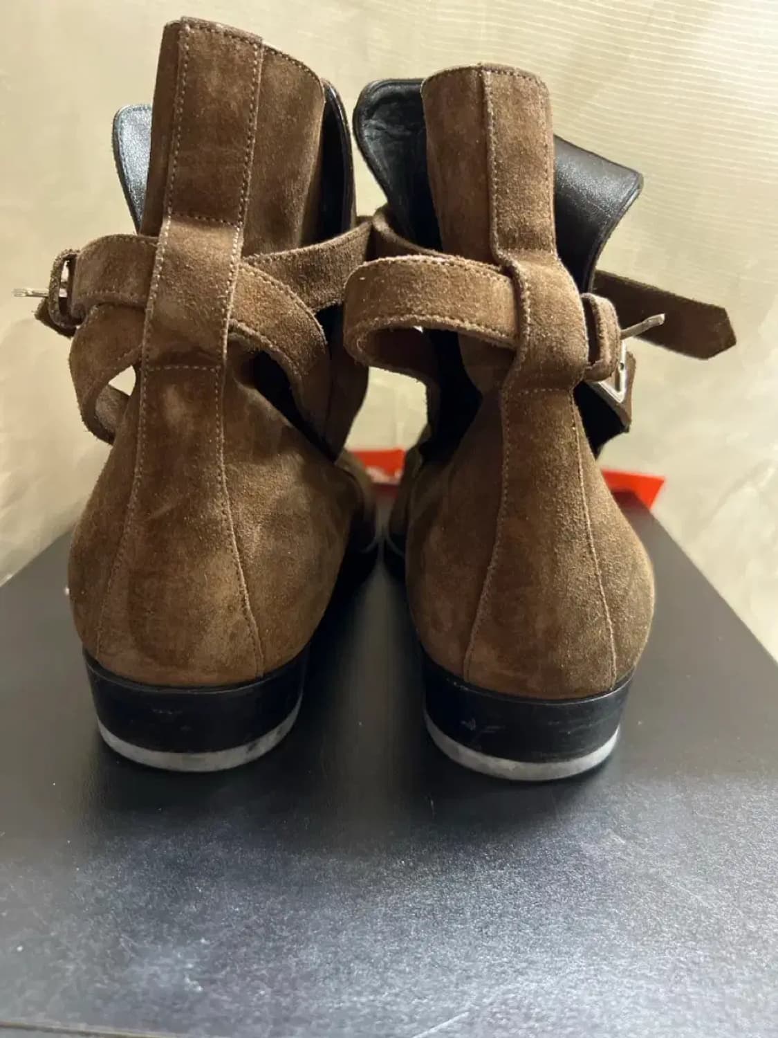 생로랑 와이어트 조드퍼 부츠 다크브라운 스웨이드 상품이미지4