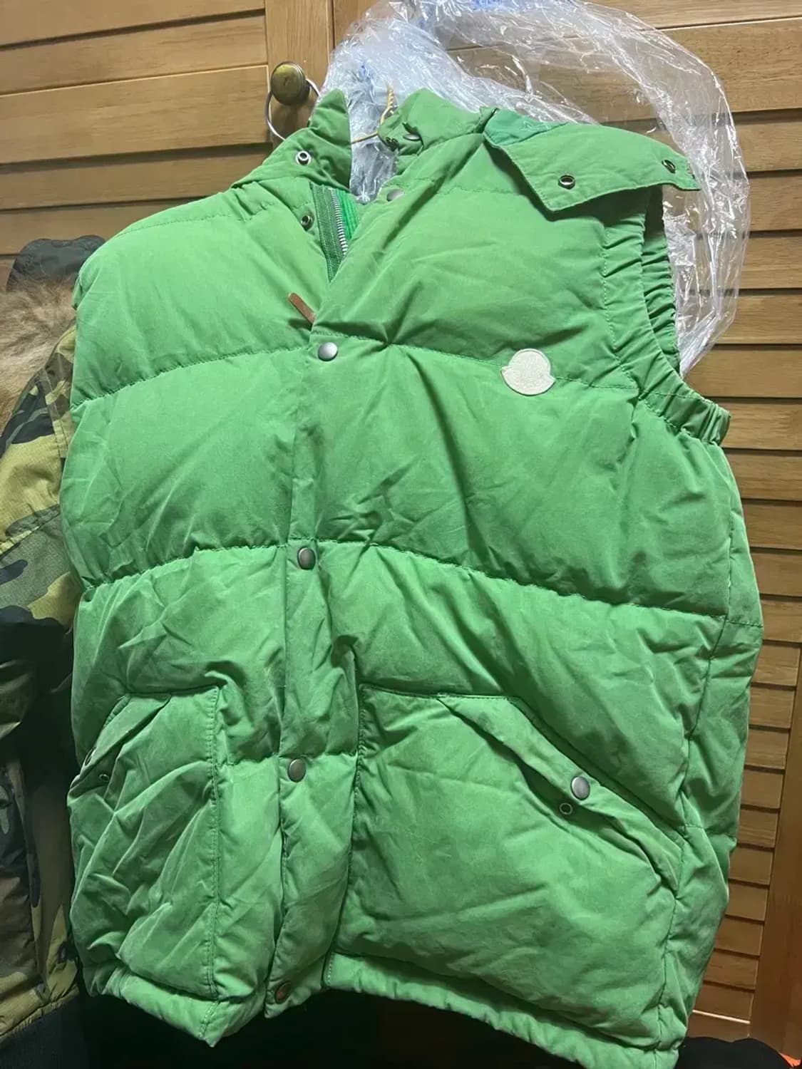 몽클레어 x 비즈빔 패딩 베스트 상품이미지3