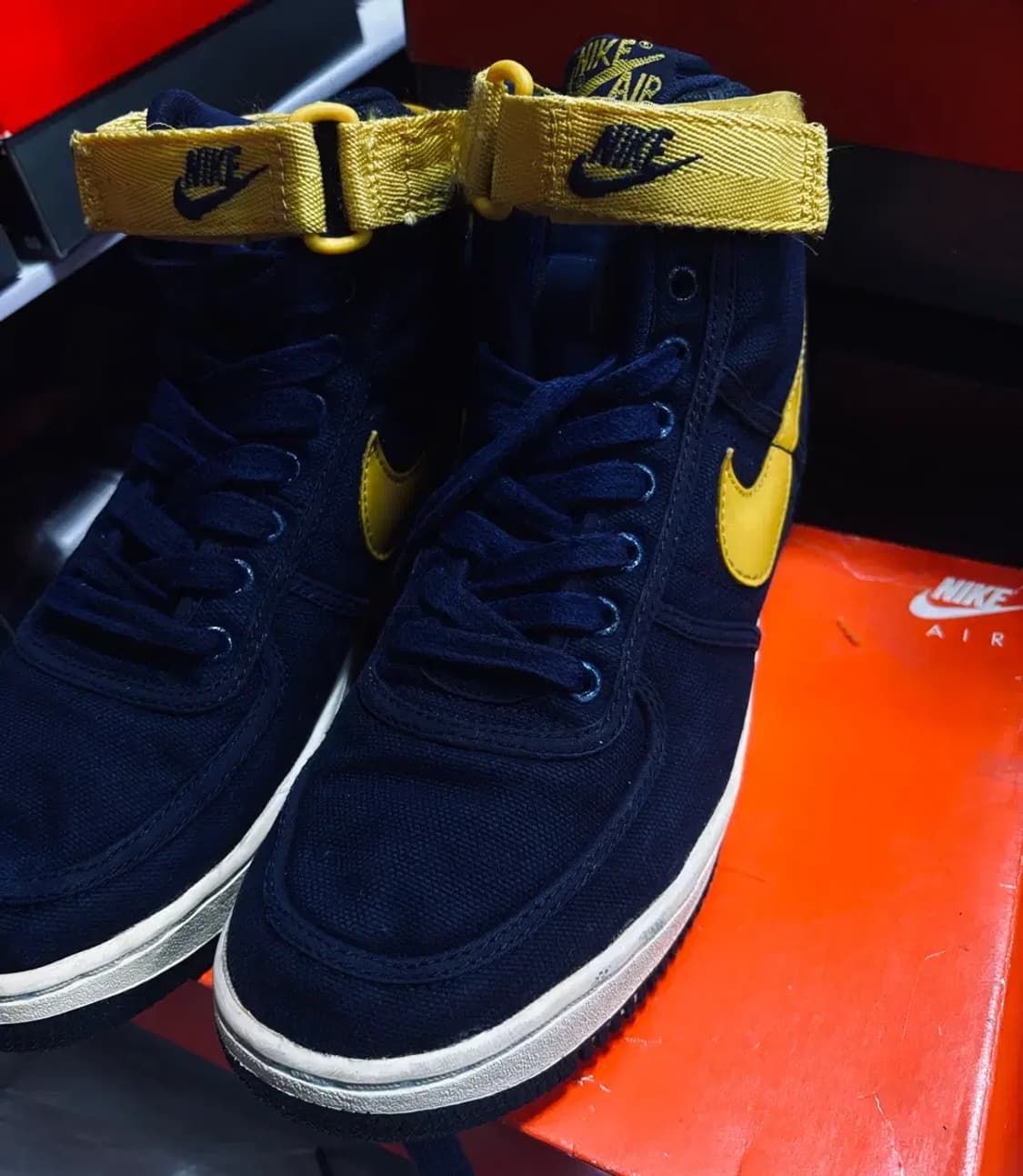 나이키 에어포스1 cvs 하이 미시간 270 상품이미지1