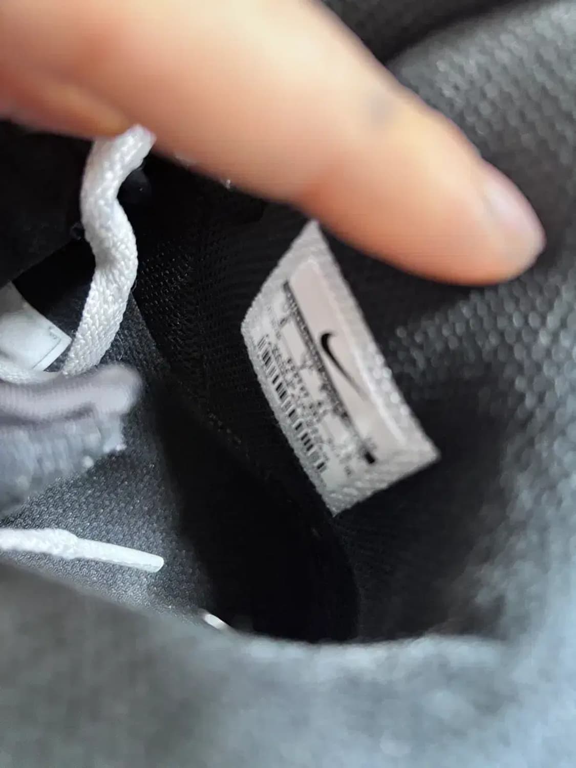 나이키 에어포스1 하이 레트로 2016 블랙/화이트 상품이미지5