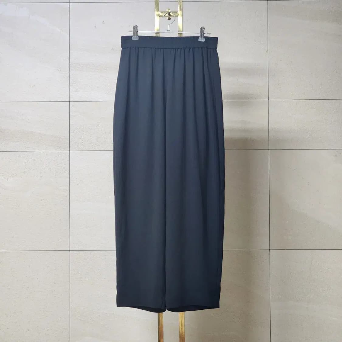 25 띠어리 Satin Crepe Relaxed Pull on pants 상품이미지1
