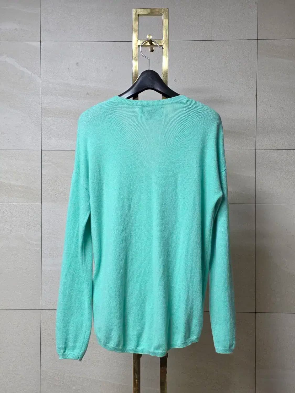 ALLUDE 브이넥 캐시미어 스웨터 민트 상품이미지4