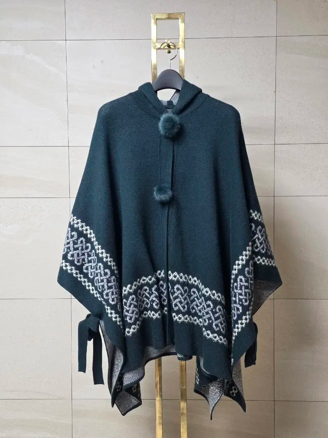 써스데이 아일랜드 보헤미안 자카드 후드 케이프 상품이미지1