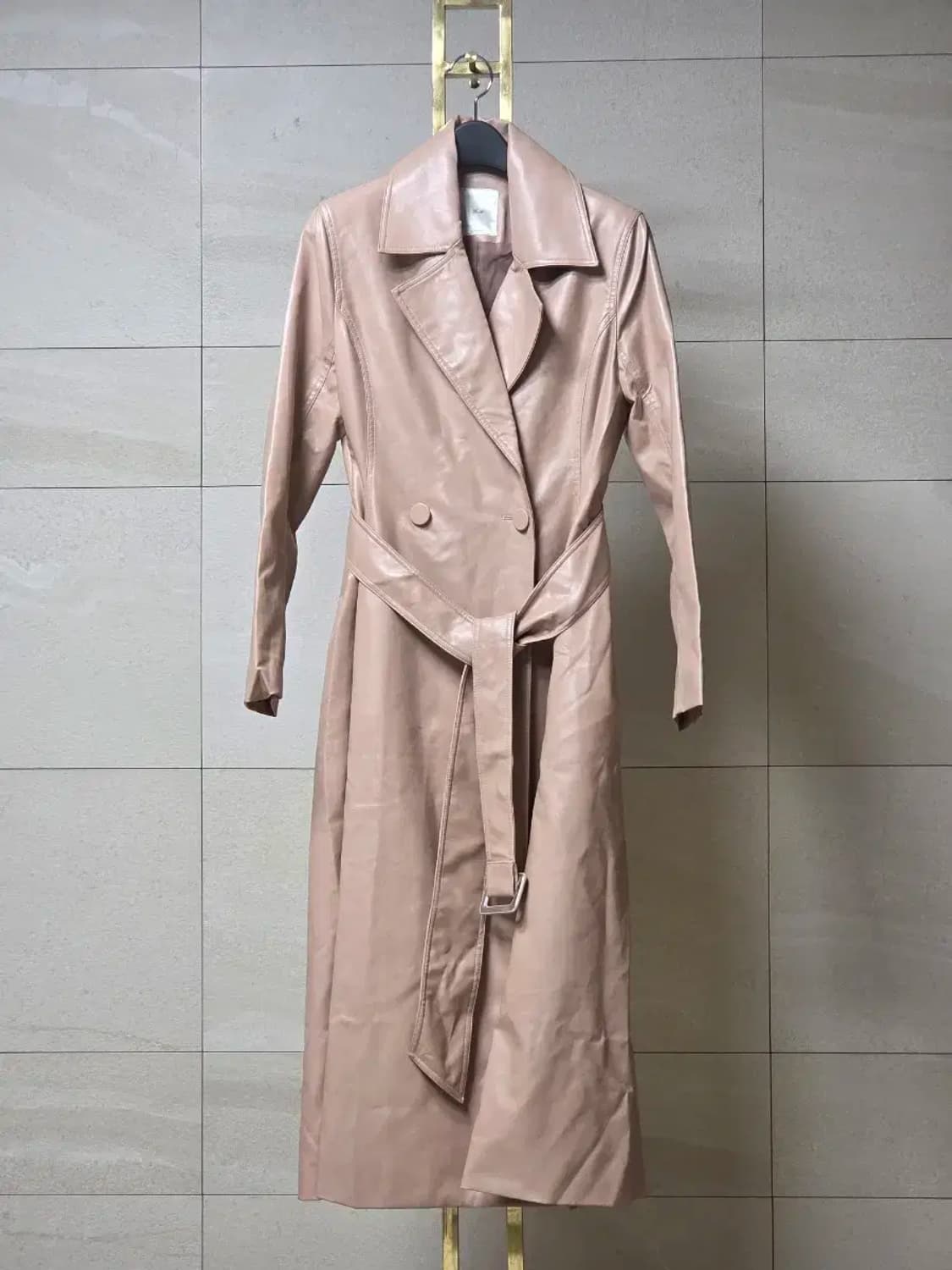 새제품 그레이스유 페이크 레더 롱 코트 상품이미지5