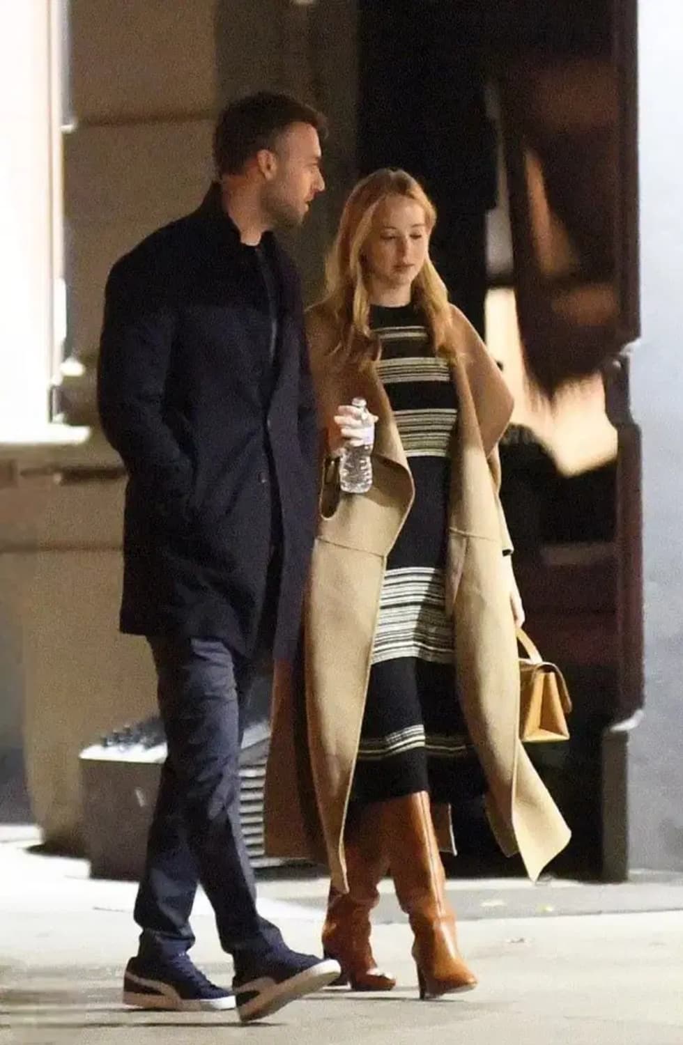 제니퍼 로렌스 착용 프로엔자슐러 상품이미지1