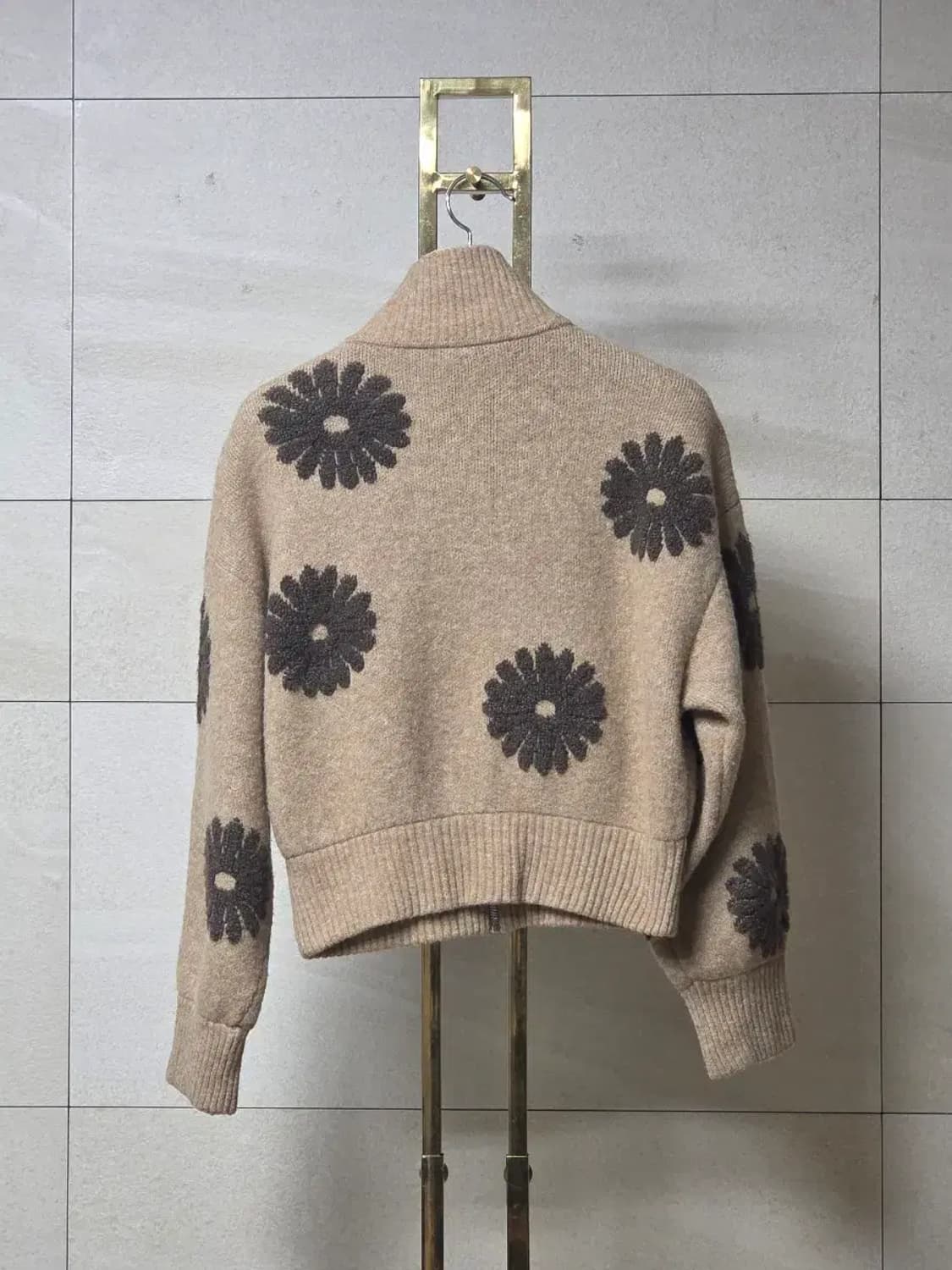 산드로 플라워 자수 울 블렌드 집업 니트 가디건 상품이미지5