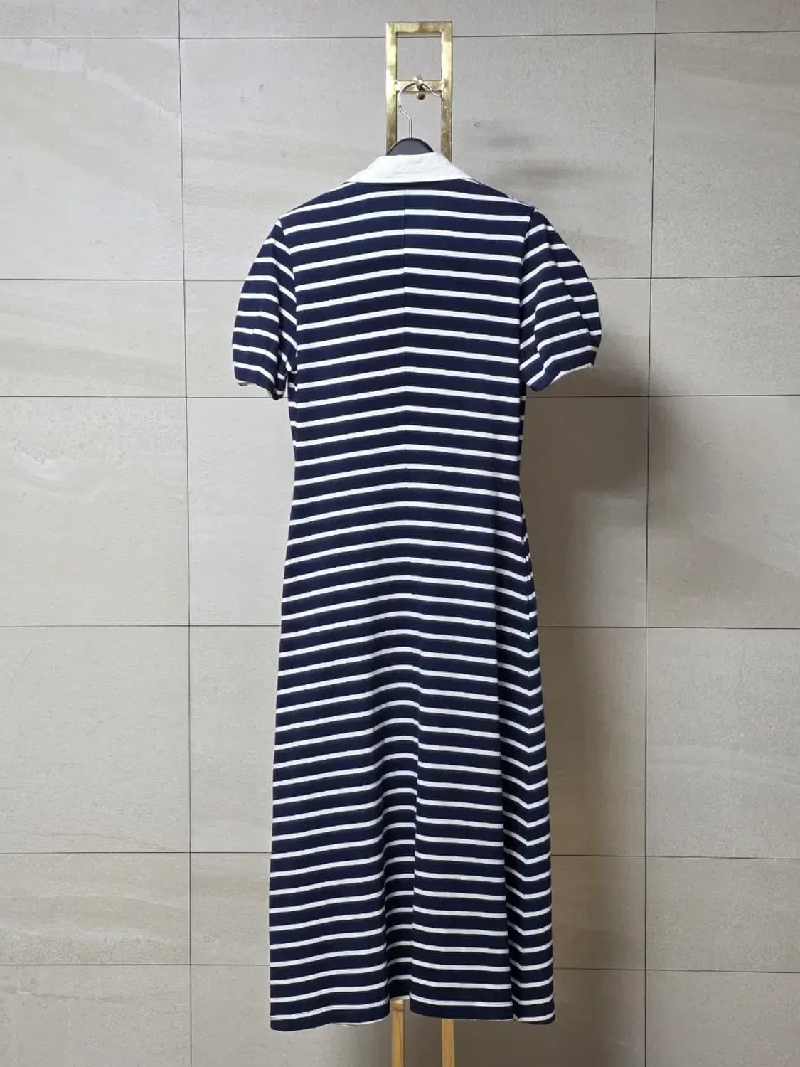 앤유 스트라이프 퍼프 소매 폴로 롱 원피스 상품이미지4