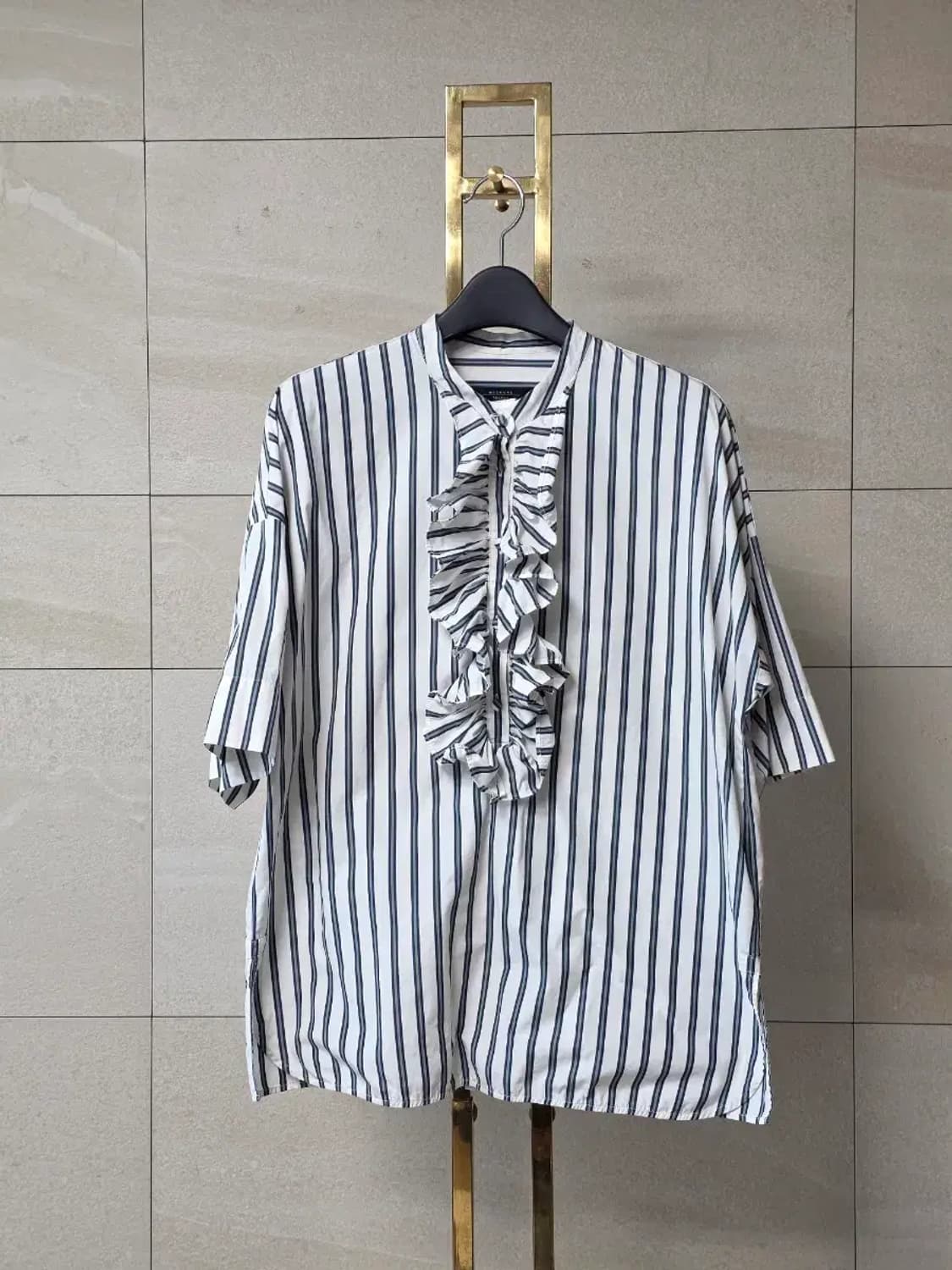 위켄드 막스마라 스트라이프 러플 블라우스 상품이미지1