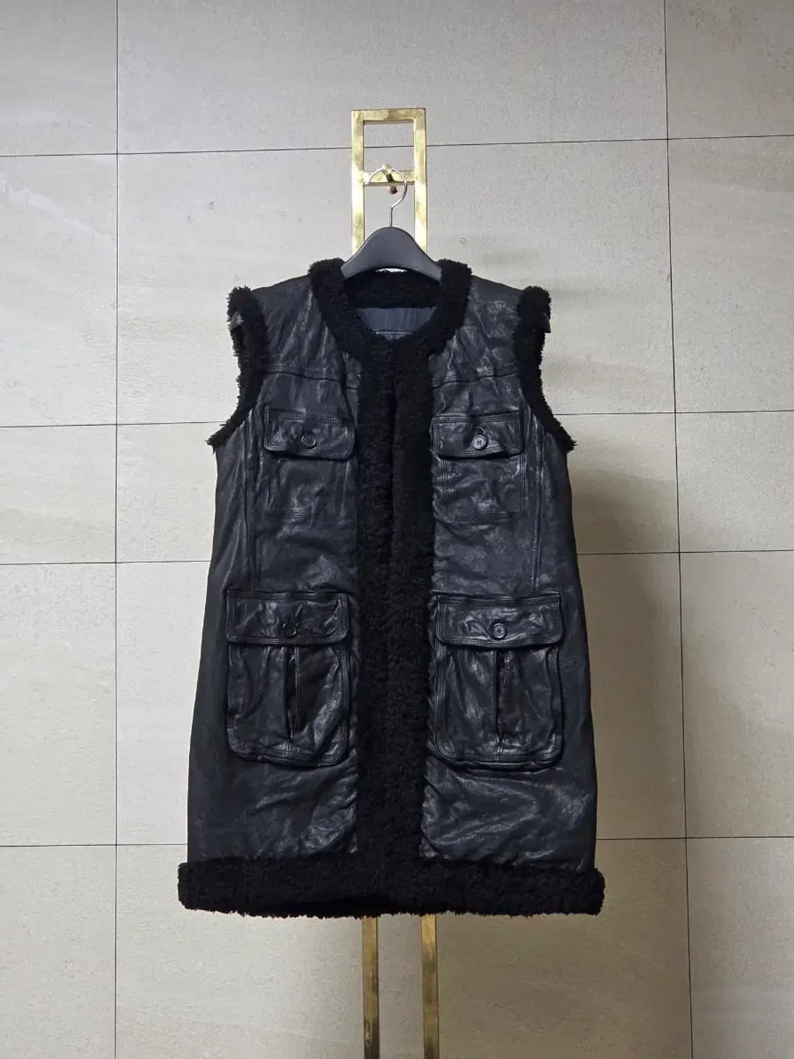 닐바렛(Neil Barrett) 이태리제 천연 소가죽 롱 시어링 베스트 상품이미지1