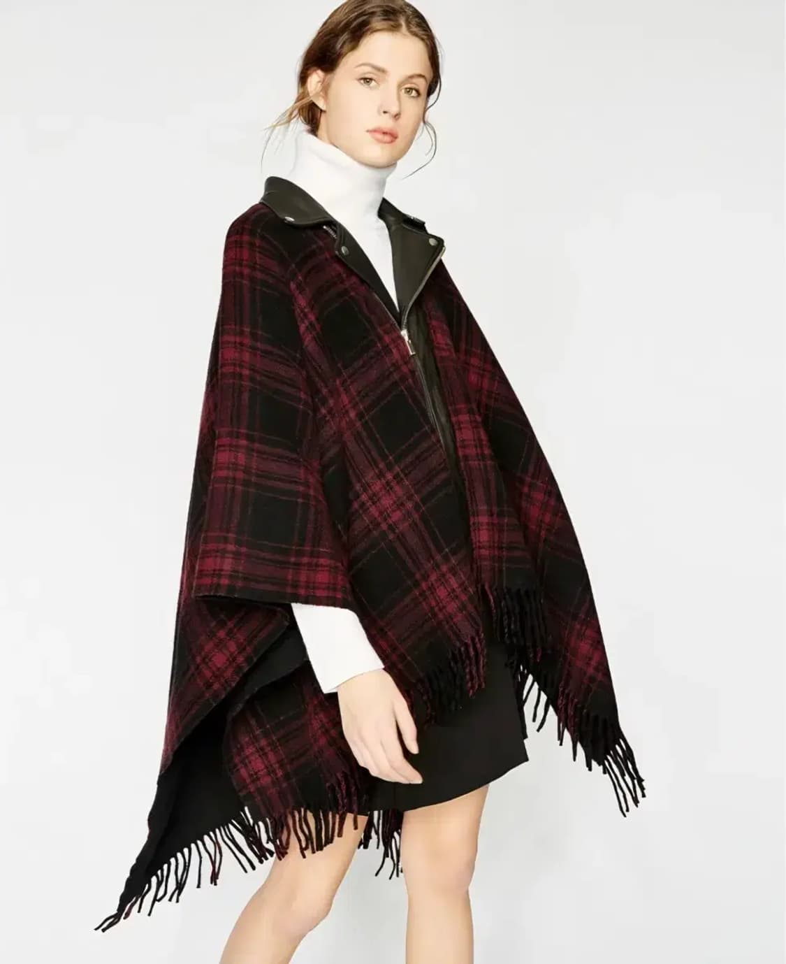 더쿠플스(The Kooples) 리얼 램스킨 칼라 울 체크 판초 상품이미지1