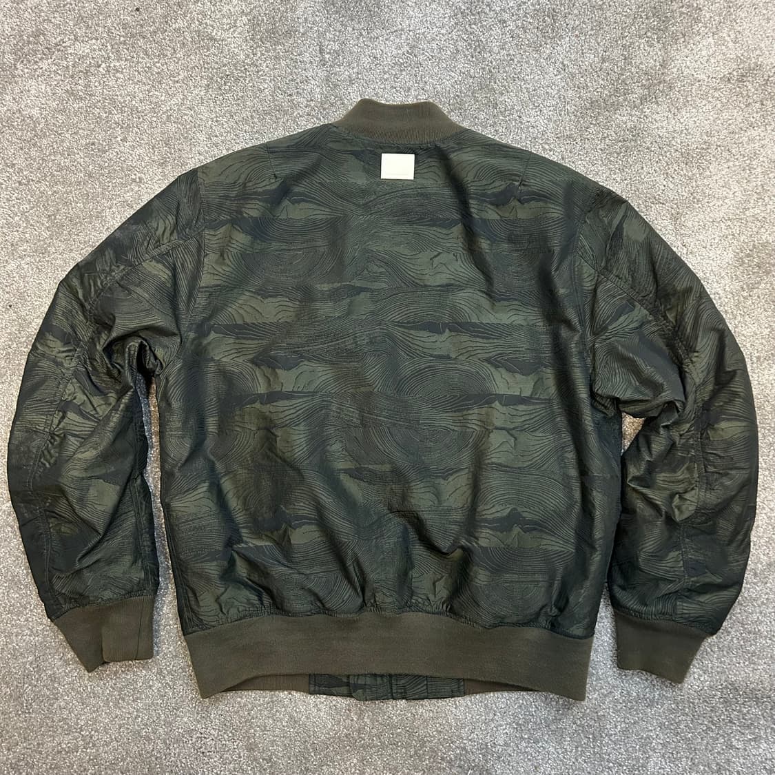 라코스테 카키 패턴 봄버 자켓 상품이미지2