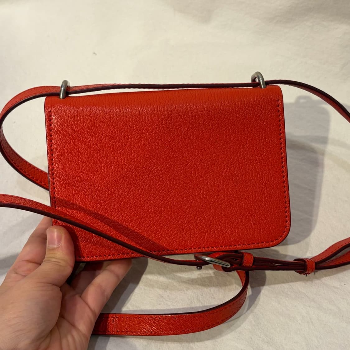 버버리 D링 미니 가죽 크로스백 가방 상품이미지4