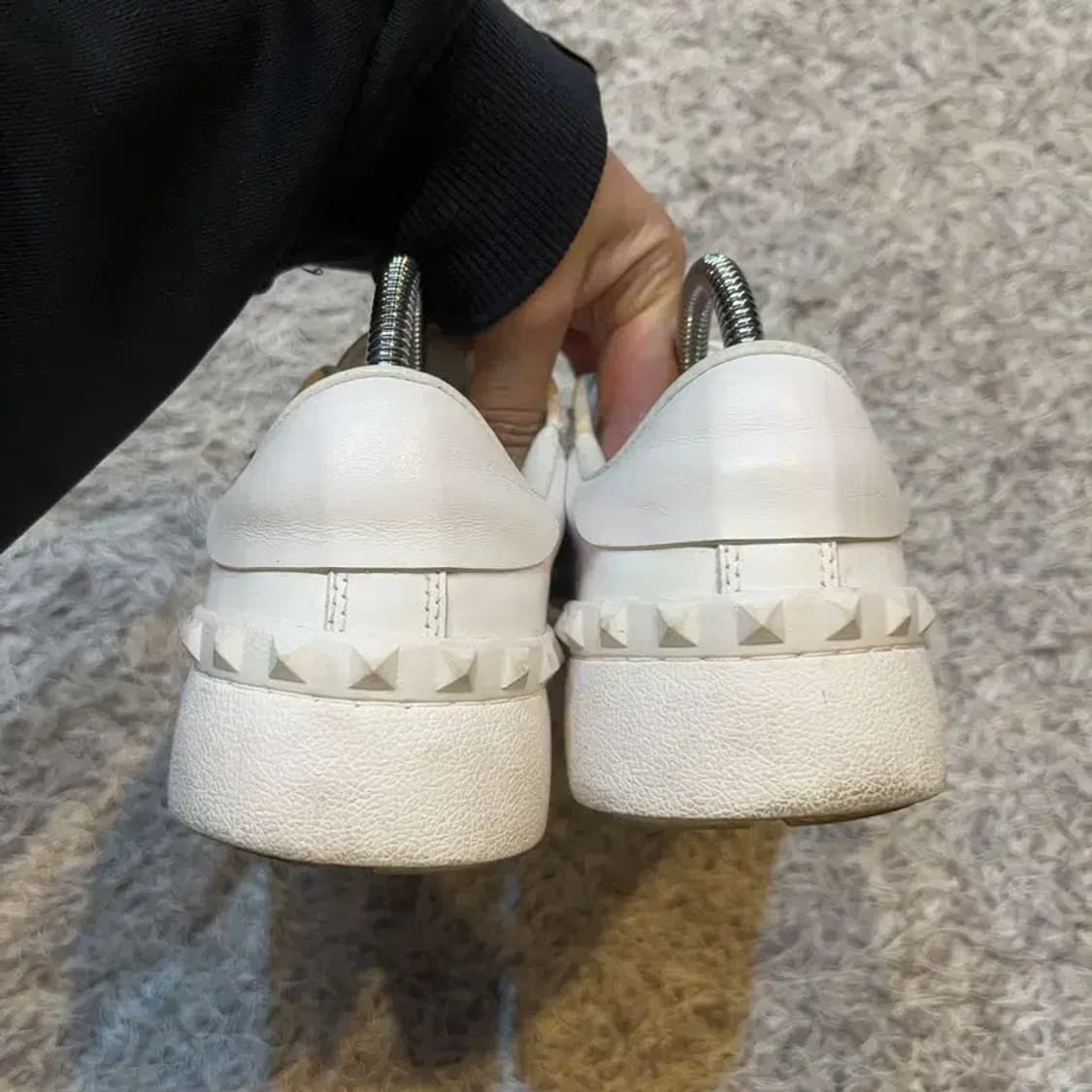 발렌티노 가라바니 언타이틀 락스터드 스니커즈 운동화 235 G03420 상품이미지7