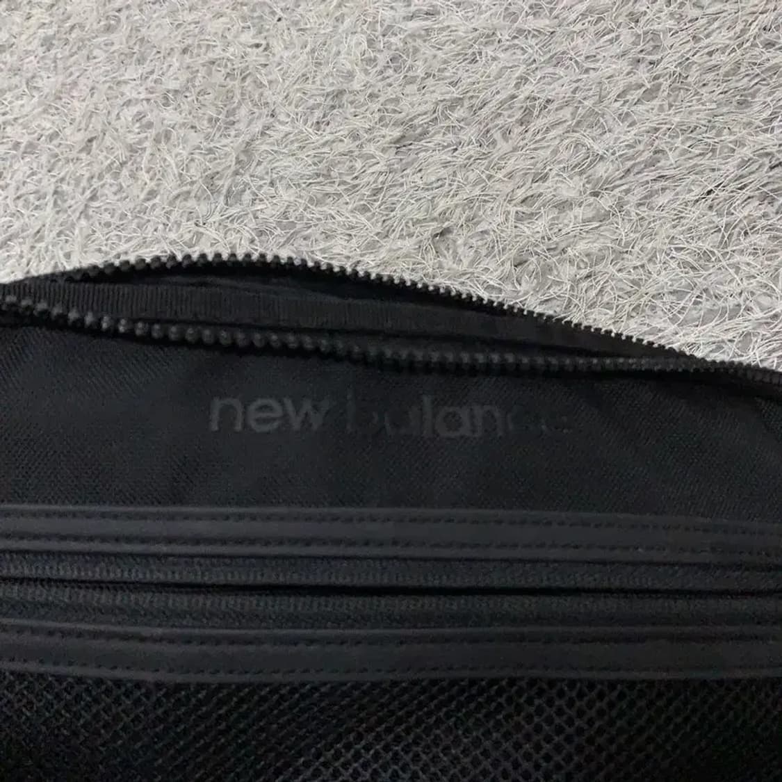 뉴발란스 블랙 웨이스트백 힙색 가방 G02347 상품이미지3