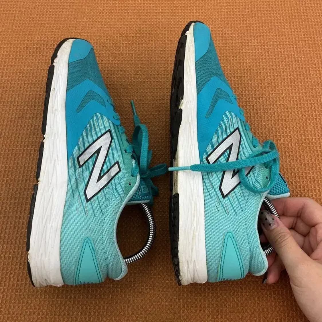 뉴발란스 블루 런닝화 운동화 240 G04919 상품이미지4